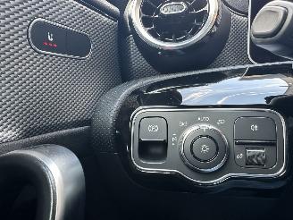 Mercedes A-klasse A180d GROOT SCHERM/LED/CAMERA picture 10