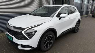 Coche accidentado Kia Sportage Kia SPORTAGE 1.6 T-GDi Hybrid DynamicLine CAMERA/STOELVERW V+A / STUURVER/RADAR VOL NIEUW! 2025/6