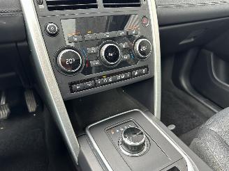 Land Rover Discovery Sport 2.0 TD4 PANO/CAMERA/LEDER/TREKHAAK/MERIDIAN/LED/RIJDBAAR! picture 16