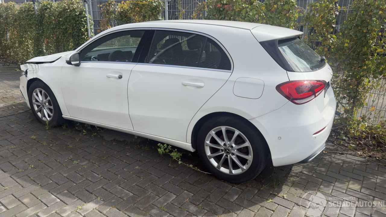Mercedes A-klasse A180d GROOT SCHERM/LED/CAMERA