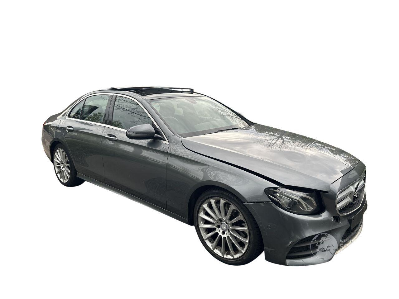 Mercedes E-klasse 200 AMG PANO/LED/19INCH