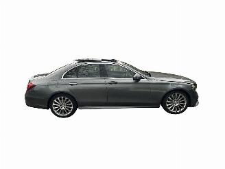 Mercedes E-klasse 200 AMG PANO/LED/19INCH picture 3