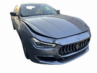 Maserati Ghibli 3.0 V6 Gran-Lusso Aut / SOFT-CLOSE / MINIMAL DAMAGE picture 3