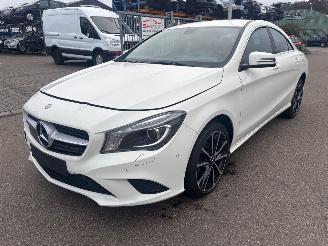 Coche siniestrado Mercedes Cla-klasse w117 2013/12