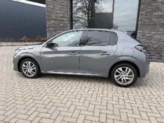 Peugeot 208 NEW MOD. 1.2 PureTech 101PK EAT8 Aut. Allure picture 16
