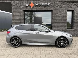 krockskadad bil auto BMW 1-serie M-SPORT FULL OPTIONS! 118i 136PK Steptronic 2024/3