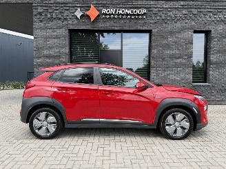 damaged passenger cars Hyundai Kona Electric 64kWh 204PK Aut. Premium 2021/4