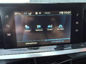Peugeot 208 1.2 PureTech 101PK Allure picture 23
