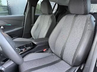 Peugeot 208 1.2 PureTech 101PK Allure picture 18
