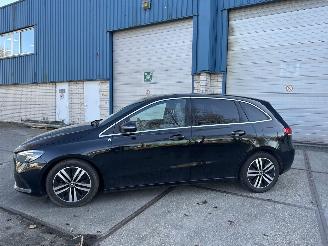 Damaged car Mercedes B-klasse 180 Lanuch Edition Premium Plus Automaat Navi! camera 2019/7