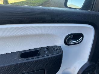 Renault Twingo 2016 Airco! NAP! picture 7