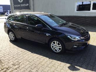 Opel Astra SPORTS TOURER+1.6 cdti business + zeer lichte schade 2016/11