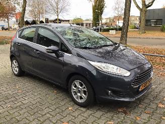 Avarii autoturisme Ford Fiesta 1.6 tdci lease titanium volle auto met lichte zeer schade 2013/10