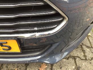Ford Fiesta 1.6 tdci lease titanium volle auto met lichte zeer schade picture 13