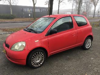 Damaged car Toyota Yaris Yaris 1.3 -16v vvt-i Luna 2001/11