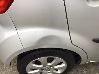 Opel Agila Agila 1.2 edition met zeer lichte schade picture 9