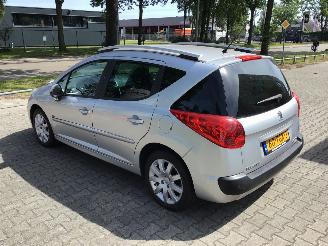 Peugeot 207 1.6 vti sporting picture 3