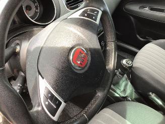 Fiat Punto EVO 0.9 Sempre  zeer lichte schade picture 12