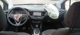 Opel Crossland Bj:04-2018 1.2-T. Automatik Climatecontrol Navigatie Stoelverwarming Lichtautomaat Privacyglas Stuurwiel met verwarming armsteun Trekhaak Mistlampen Parkeersensoren voor en achter picture 14