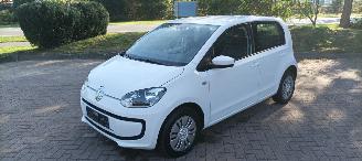 skadebil auto Volkswagen Up! Bj:12-2013 Move Up! Leren bekleding Airconditioning stoelverwarming Leren stuurwiel Centrale vergrendeling met afstandsbediening 2013/12