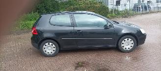Volkswagen Golf Edition 1.4-16v 80pk Climatecontrol CruiseControl Leren-Stuurwiel armsteun elek-ramen elektrische buitenspiegels mistlampen Parkeersensoren achter Trekhaak afneembaar picture 6