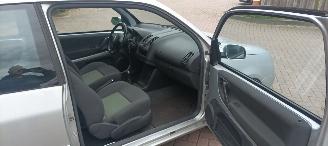 Volkswagen Lupo Cambridge Edition 1.4-Mpi 1e eigenaar (1945) Elektrische ramen Schuifdak centrale vergrendeling Leren stuurwiel 14 inch Cambridge velgen picture 13