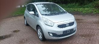 damaged passenger cars Kia Venga 1.6-16v Automaat Keyless entry Climatecontrol Stoelverwarming Lichtautomaat Privacyglas armsteun voor en achter Trekhaak Parkeersensoren 4xelek ramen Elektrische-spiegels met verwarming mistlampen 16 inch velgen 2013/8