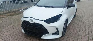 Toyota Yaris Bj:11-2024 1.5-Hybrid Facelift Full-Led Digitaal Cockpit Climatecontrol CruiseControl Stoelverwarming stuurwiel met verwarming Keyless entry Apple CarPlay Achteruitrijcamera automatische dimmende binnenspiegel Lichtautomaat met Assistent 4xelektrische ram picture 14