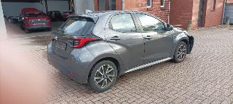 Toyota Yaris 1.5-Hybrid Full-Led Navi Climatecontrol CruiseControl Stoelverwarming Lichtautomaat Achteruitrijcamera Keyless entry armsteun picture 6