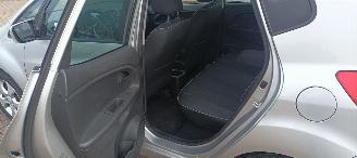 Kia Venga Bj:08-2013 1.6 Benzine Automaat Climatecontrol 4xElek ramen Elektrische-spiegels met verwarming Stoelverwarming Lichtautomaat Privacyglas armsteun voor en achter Keyless entry Parkeersensoren achter Trekhaak Mistlampen picture 13