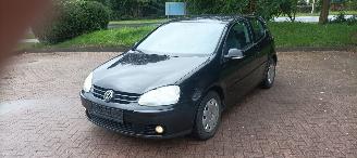 Volkswagen Golf Bj:12-2006 1.4-Benzine 80pk Climatecontrol CruiseControl Leren-Stuurwiel armsteun elek-ramen elektrische Spiegel Centrale vergrendeling met afstandsbediening mistlampen Parkeersensoren afneembare trekhaak Metallic lak picture 10