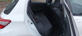 Toyota Yaris 1.5-Benzine 112pk 6-versn Airconditioning stoelverwarming Multicolor Touchscreen Display Achteruitrijcamera picture 19