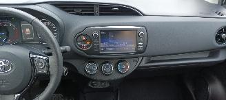 Toyota Yaris 1.5-Benzine 112pk 6-versn Airconditioning stoelverwarming Multicolor Touchscreen Display Achteruitrijcamera picture 27