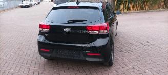 Kia Rio 1.4-DOHC Automatik Navi Climatecontrol Stoelverwarming Lichtautomaat Regensensor Led-Koplampen 4xelek ramen Elektrische-spiegels met verwarming Privacyglas Achteruitrijcamera Mistlampen 16-inch Kia velgen picture 5