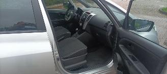 Kia Venga Dream-Team 1.6 Benzine Automaat Keyless entry Climatecontrol Stoelverwarming Lichtautomaat Privacyglas Parkeersensoren achter Trekhaak Mistlampen 16-inch Lichtmetalen velgen picture 14