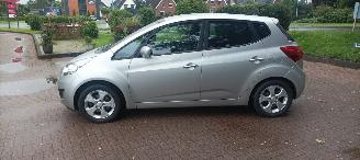 Kia Venga Dream-Team 1.6 Benzine Automaat Keyless entry Climatecontrol Stoelverwarming Lichtautomaat Privacyglas Parkeersensoren achter Trekhaak Mistlampen 16-inch Lichtmetalen velgen picture 7