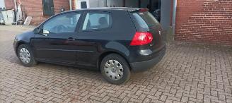 Volkswagen Golf Tour Edition 1.4 Benzine Climatecontrol CruiseControl Leren-Stuurwiel armsteun elek-ramen elektrische Spiegel met verwarming Centrale vergrendeling met afstandsbediening mistlampen Parkeersensoren achter afneembare trekhaak Metallic picture 5