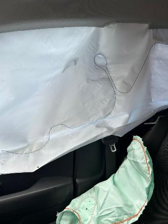 Kia Rio 1.4-16v Automatik Climatecontrol Navi Stoelverwarming Lichtautomaat Privacyglas Achteruitrijcamera Mistlampen 16-inch Kia velgen picture 19