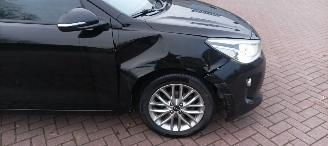 Kia Rio 1.4-16v Automatik Climatecontrol Navi Stoelverwarming Lichtautomaat Privacyglas Achteruitrijcamera Mistlampen 16-inch Kia velgen picture 12