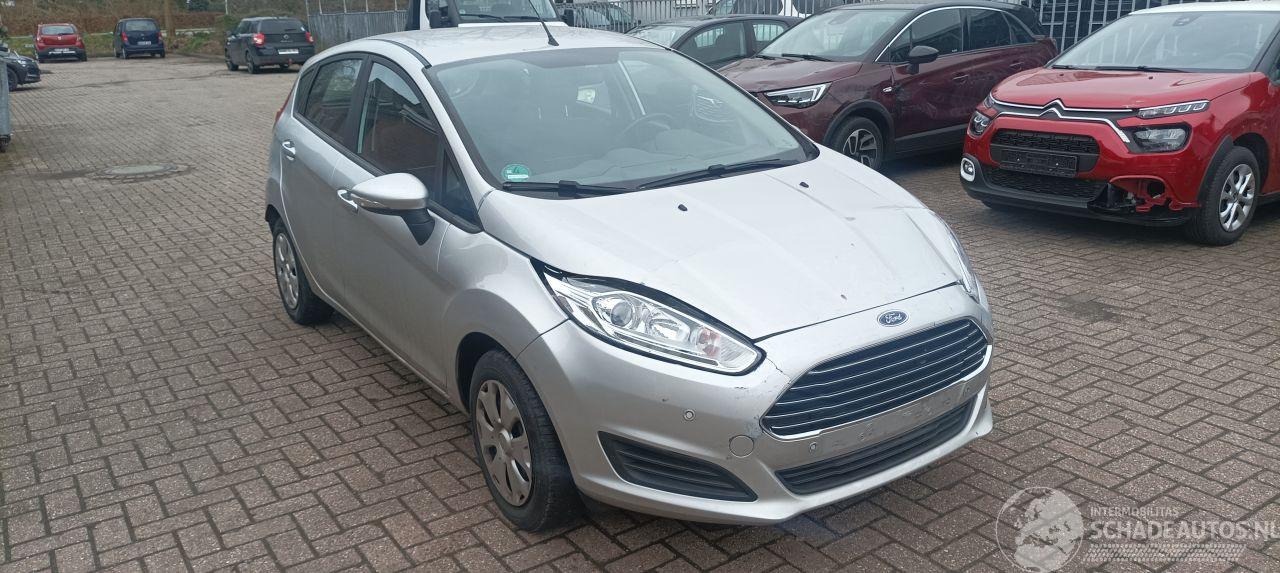 Ford Fiesta 1.5-TDCI euro-6 Airconditioning stoelverwarming Led koplampen elektrische inklapbare buitenspiegels Parkeersensoren voor& achter
