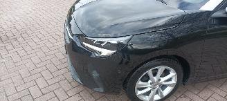 Opel Corsa 1.2 Elegance Full-Led Digitale cockpit Climatecontrol CruiseControl Stoelverwarming stuurwiel met verwarming Achteruitrijcamera parkeersensoren Blindspot Privacyglas Led Mistlampen 16-inch Opel velgen Apple CarPlay Android regensensor Dimmende binnenspieg picture 16