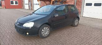 Avarii autoturisme Volkswagen Golf Tour Edition 1.4-benzine 80pk Climatecontrol CruiseControl Leren-Stuurwiel armsteun elek-ramen elektrische buitenspiegels met verwarming Abs Esp Mistlampen Afneembare trekhaak Parkeersensoren achter 2006/12