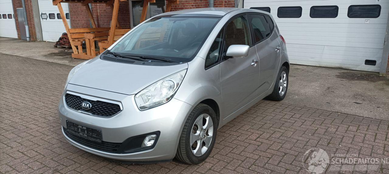 Kia Venga Dream team 1.6-Benzine Automaat Keyless-entry Climatecontrol Stoelverwarming Lichtautomaat Privacyglas leren stuurwiel mistlampen Parkeersensoren Trekhaak 16-inch Kia velgen