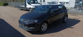 Volkswagen Polo 1.4-TDI 75pk euro-6 Climatecontrol Stoelverwarming Regensensor leren stuurwiel mistlampen Elektrische ramen Elektrische-spiegels met verwarming Centrale vergrendeling met afstandsbediening Start-Stop systeem 15-inch velgen Front radar assistent picture 9