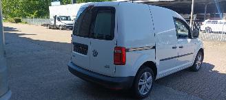 Volkswagen Caddy 2.0-TDI Euro6 75pk Airco Start stop systeem Elektrische ramen Elektrische-spiegels met verwarming Centrale vergrendeling met afstandsbediening Stoffen bekleding Tussenwand met glas Achteruitrijspiegel Laadvloer orgineel vw hout Antislip rubberen mat in  l picture 5