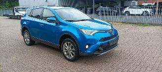 Schadeauto Toyota Rav-4 Hybrid 2.5-Automaat Full-Led Navi Climatecontrol CruiseControl Keyless-entry Led achterlichten Elektrische achterklep Achteruitrijcamera 2016/8
