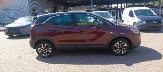 Unfallwagen Opel Crossland Innovation uitvoering 1.2-turbo 110pk Automaat Navi Led koplampen led achterlichten leder Privacy glas stoelverwarming stuurwiel verwarming voorruit verwarming Trekhaak 16-inch hoogglans velgen Parkeersensoren voor en achter 2018/4