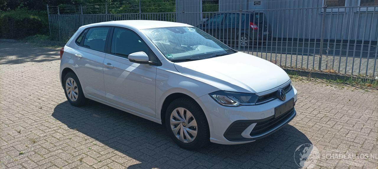 Volkswagen Polo Digitale cockpit Full-Led koplampen Led achterlichten Stoelverwarming Cruisecontrol Dab Radio elektrische buitenspiegels met verwarming Parkeersensoren voor en achter Drivelane assistent