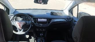 Opel Crossland 1.2 turbo 110pk Automaat Innovation Navigatie Led-Koplampen Led-Achterlichten Stoelverwarming stuurwiel met verwarming Voorruit met verwarming Privacy glas Climatecontrol Dimmende binnenspiegel Parkeersensoren voor en achter Trekhaak 16-inch velgen Mistla picture 10