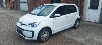 skadebil auto Volkswagen Up! 1.0-Mpi 65pk Airconditioning Navigatie-Houder Cruisecontrol Bordcomputer Stoelverwarming Radio DAB Achteruitrijcamera Parkeersensoren Led dagrijverlichting Elek-Ramen Centrale vergrendeling met afstandsbediening Start-Stop systeem 2021/9